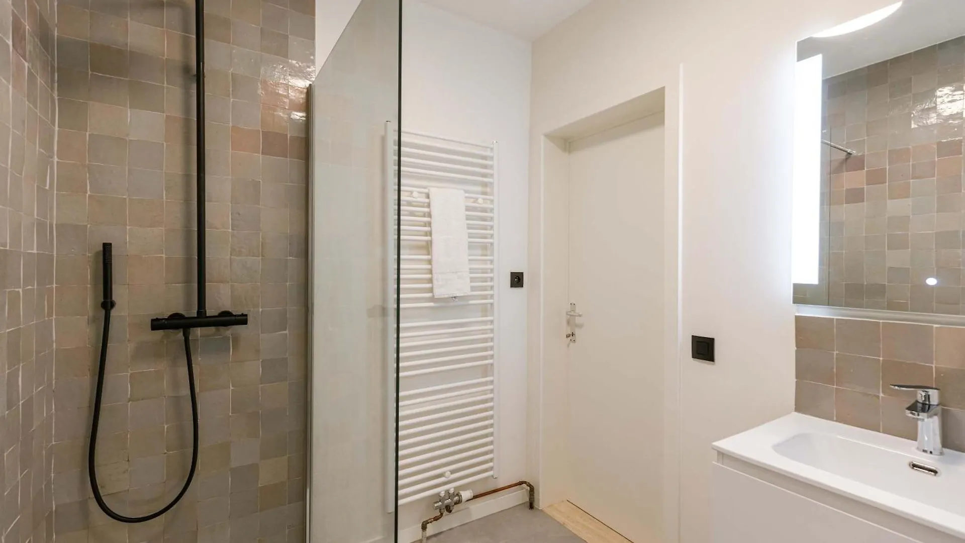 Huswell - Elegant Studio In City Center Ghent